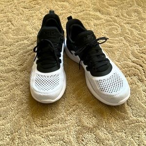 New APL Techloom Tracer Women’s White and Black Shoes